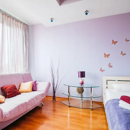 Apartment On Ploshad Pobedi *