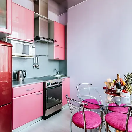 Apartment On Ploshad Pobedi *