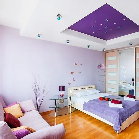Apartment On Ploshad Pobedi *
