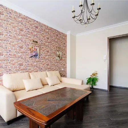 On Ploshad Pobedi Apartment