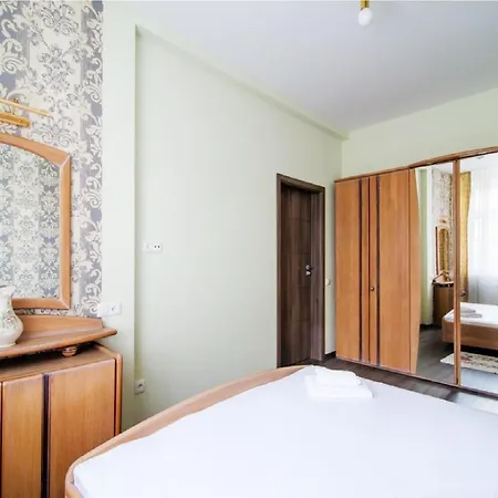 Apartment On Ploshad Pobedi
